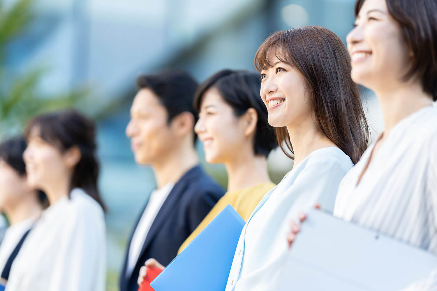 女性の社会進出は年々増加している のイメージ